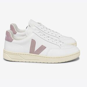 V-12 LEATHER WHITE BABE size 36